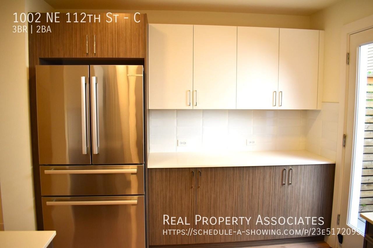 1002 Ne 112th St #C - Photo 7 of 22