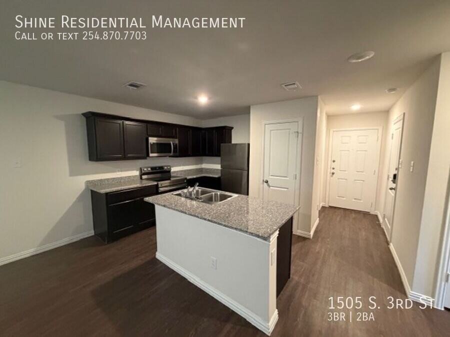 1505 S 3rd St - Photo 4 of 22