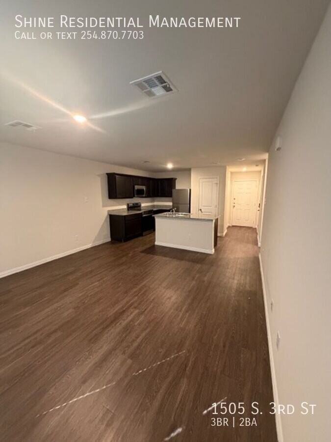 1505 S 3rd St - Photo 6 of 22