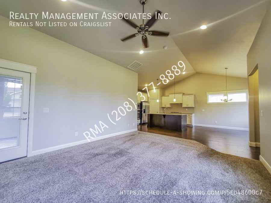 11277 W Portola St - Photo 5 of 19