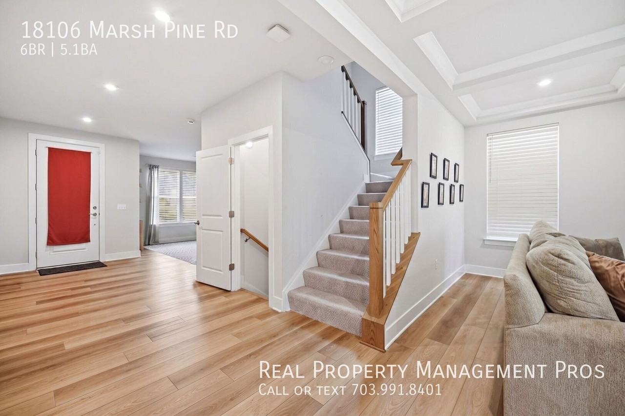 18106 Marsh Pine Rd - Photo 2 of 32