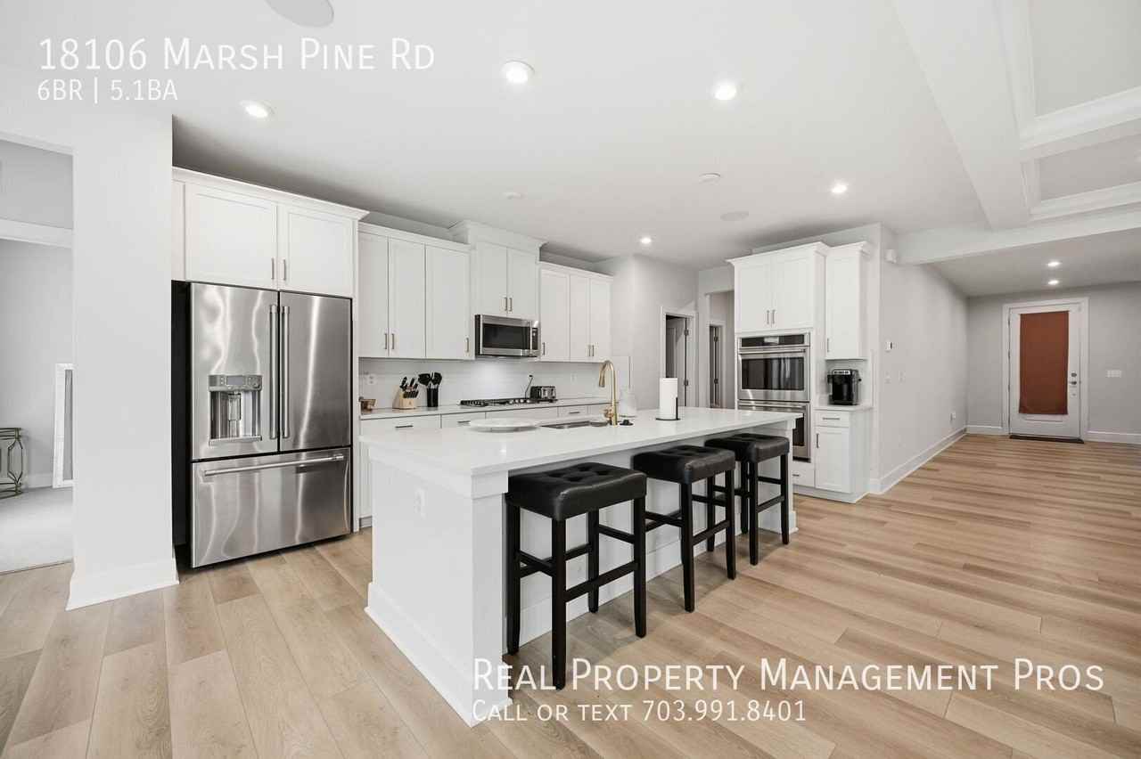 18106 Marsh Pine Rd - Photo 3 of 32