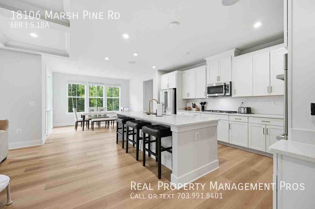 18106 Marsh Pine Rd - Photo 4 of 32