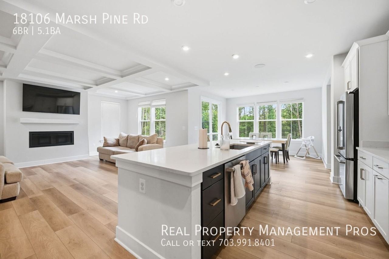 18106 Marsh Pine Rd - Photo 5 of 32