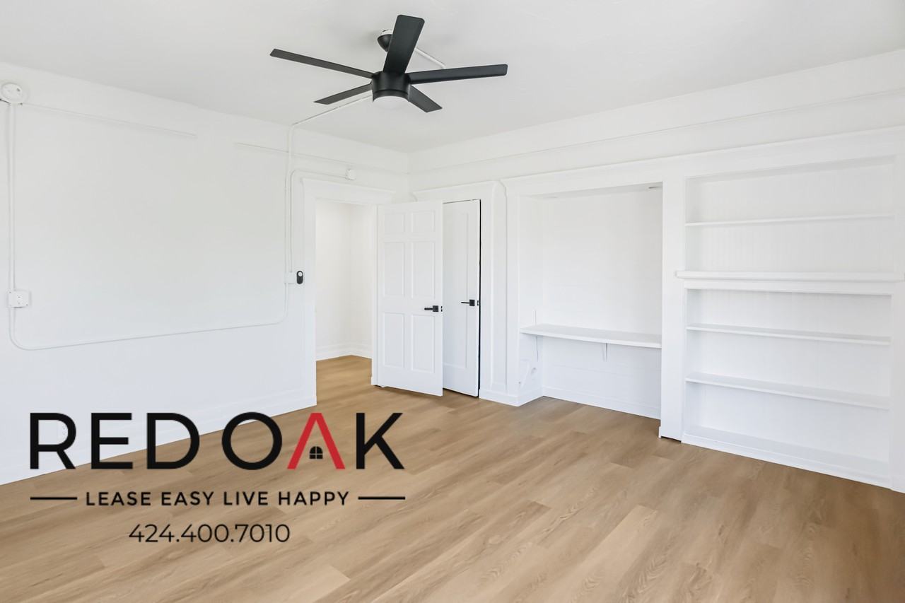 1026 W 22nd St #12 - Photo 3 of 16