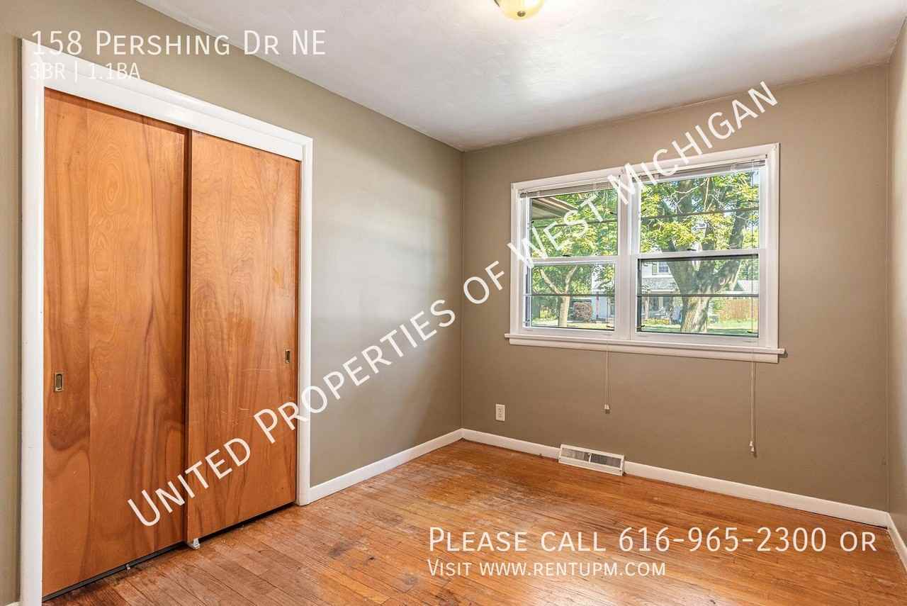 158 Pershing Dr Ne - Photo 6 of 19