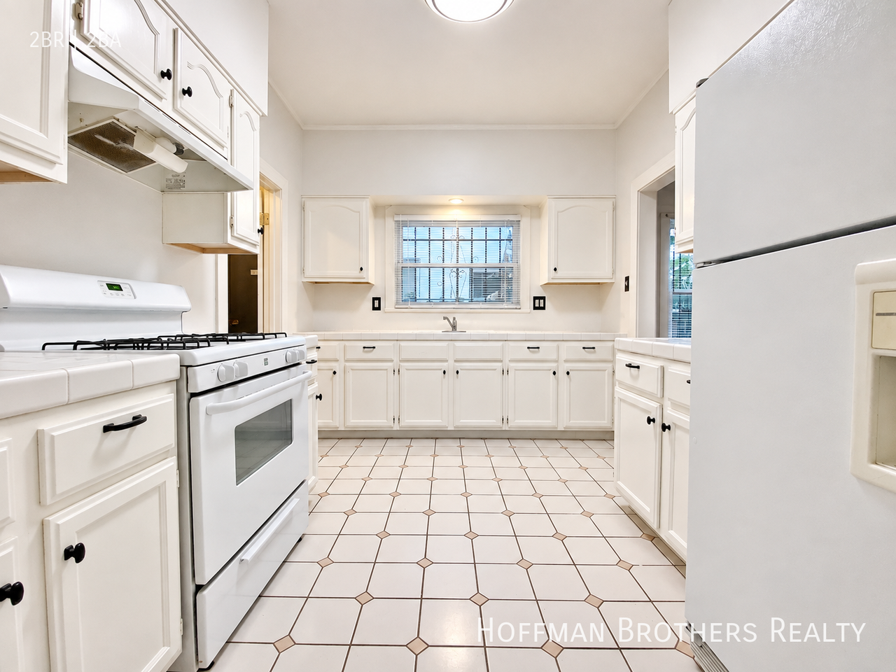 506 N Genesee Ave - Photo 2 of 17