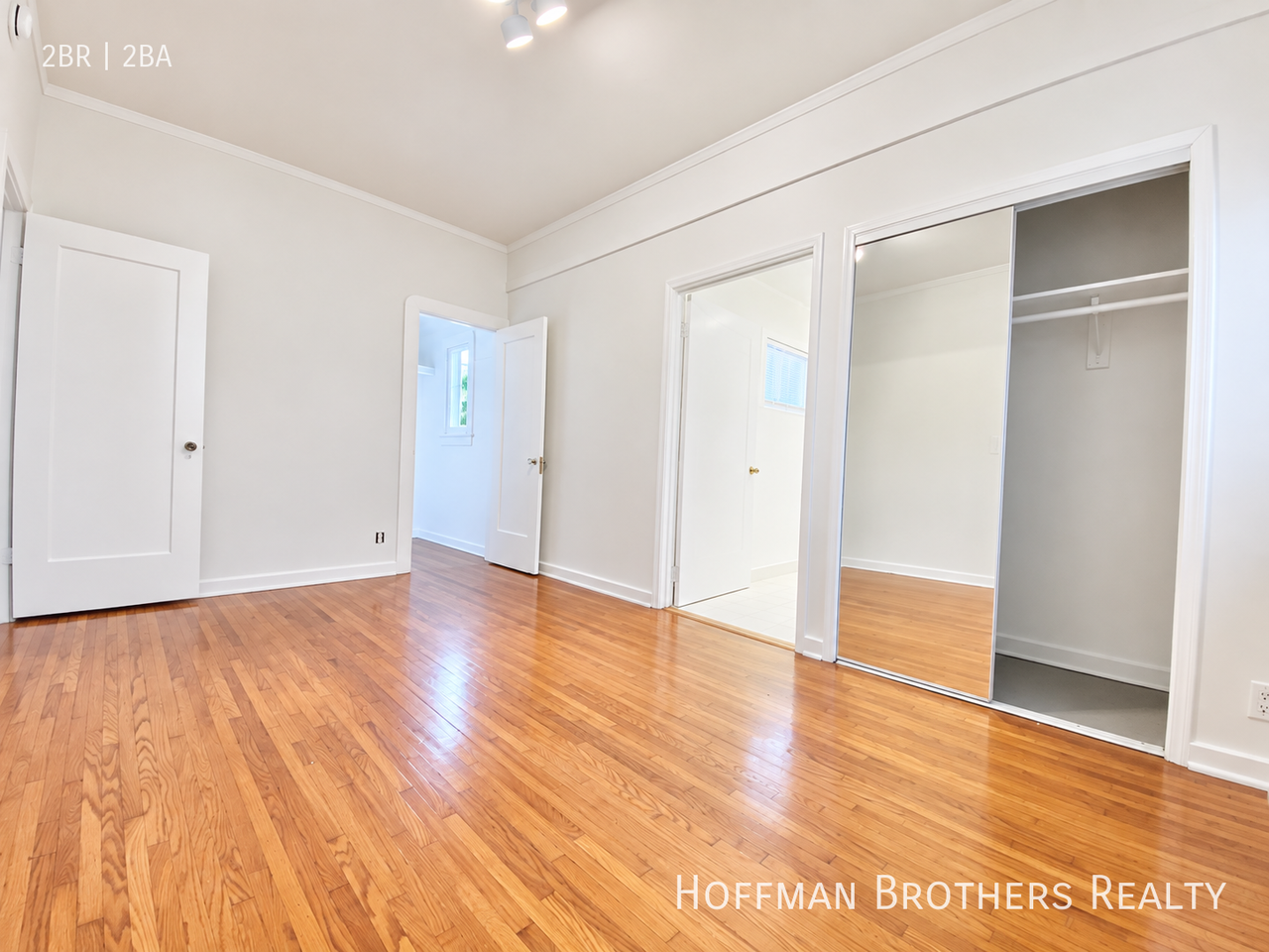 506 N Genesee Ave - Photo 7 of 17