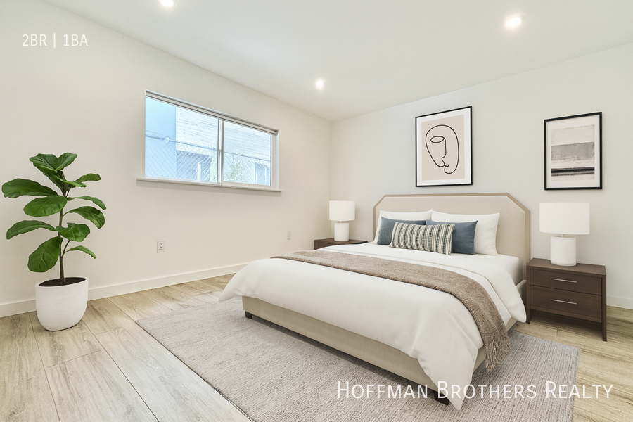 566 N Kenmore Ave #3 - Photo 5 of 6