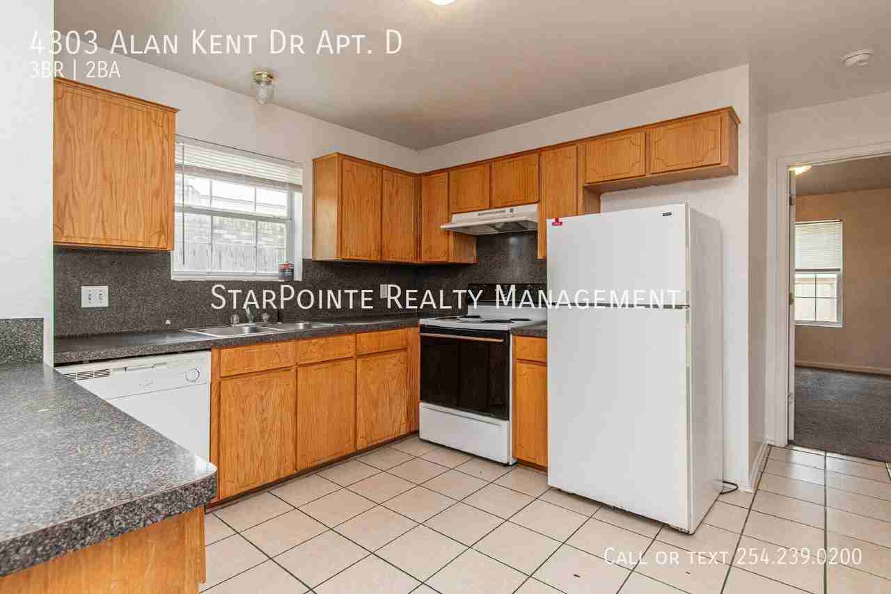 4303 Alan Kent Dr Apt D - Photo 6 of 17