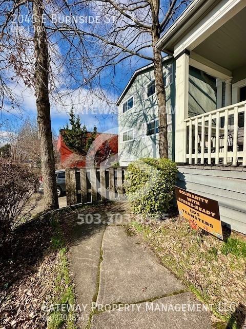 2045 E Burnside St #3 - Photo 3 of 16