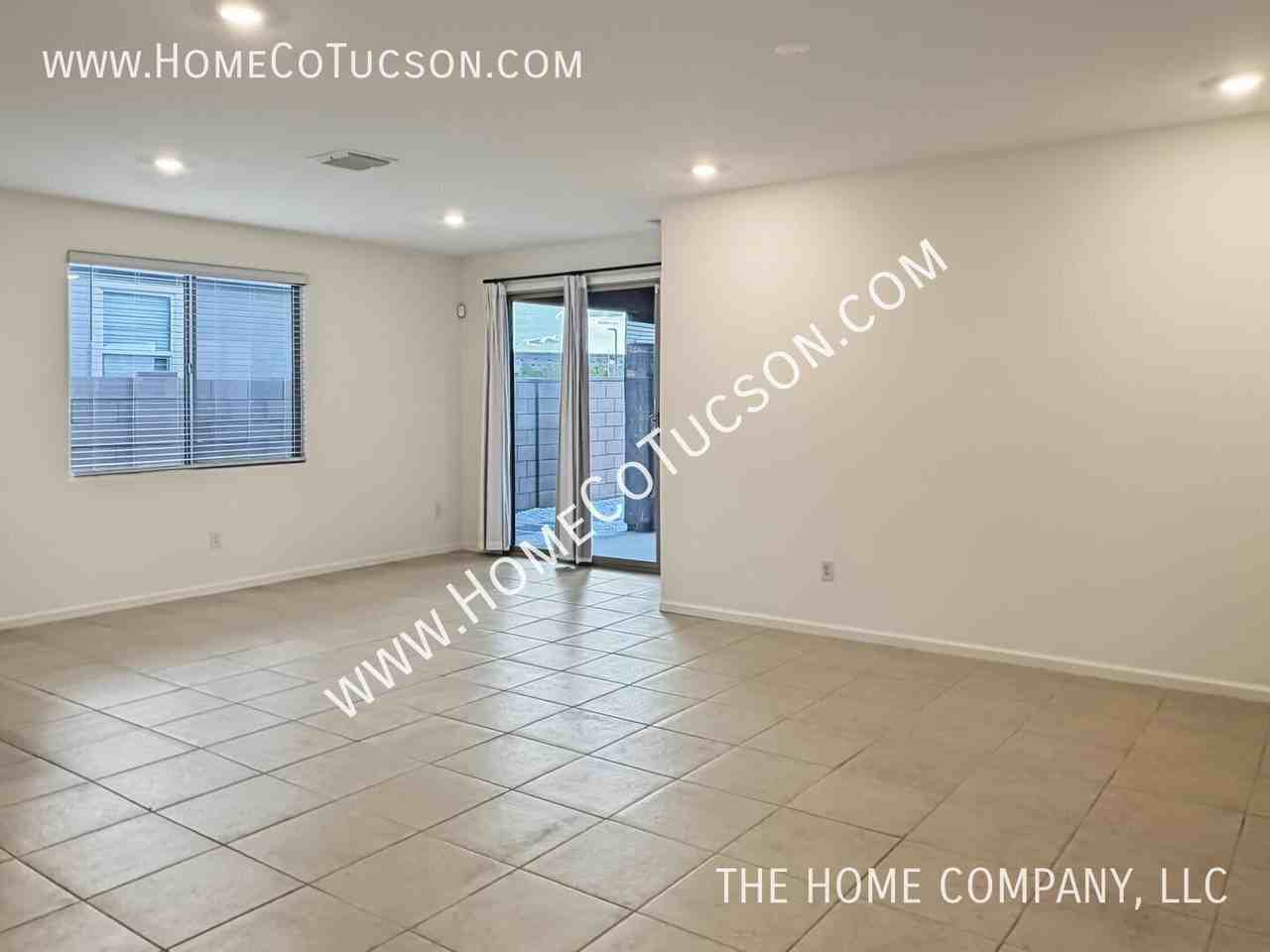 700 W Calle El Acuario - Photo 3 of 30