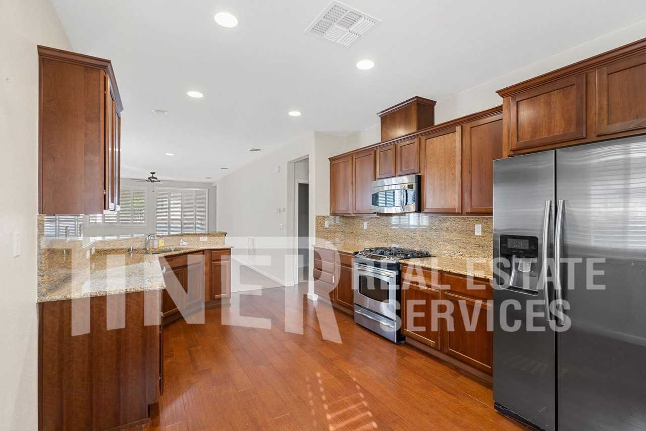 7500 Abbey Cir - Photo 4 of 23