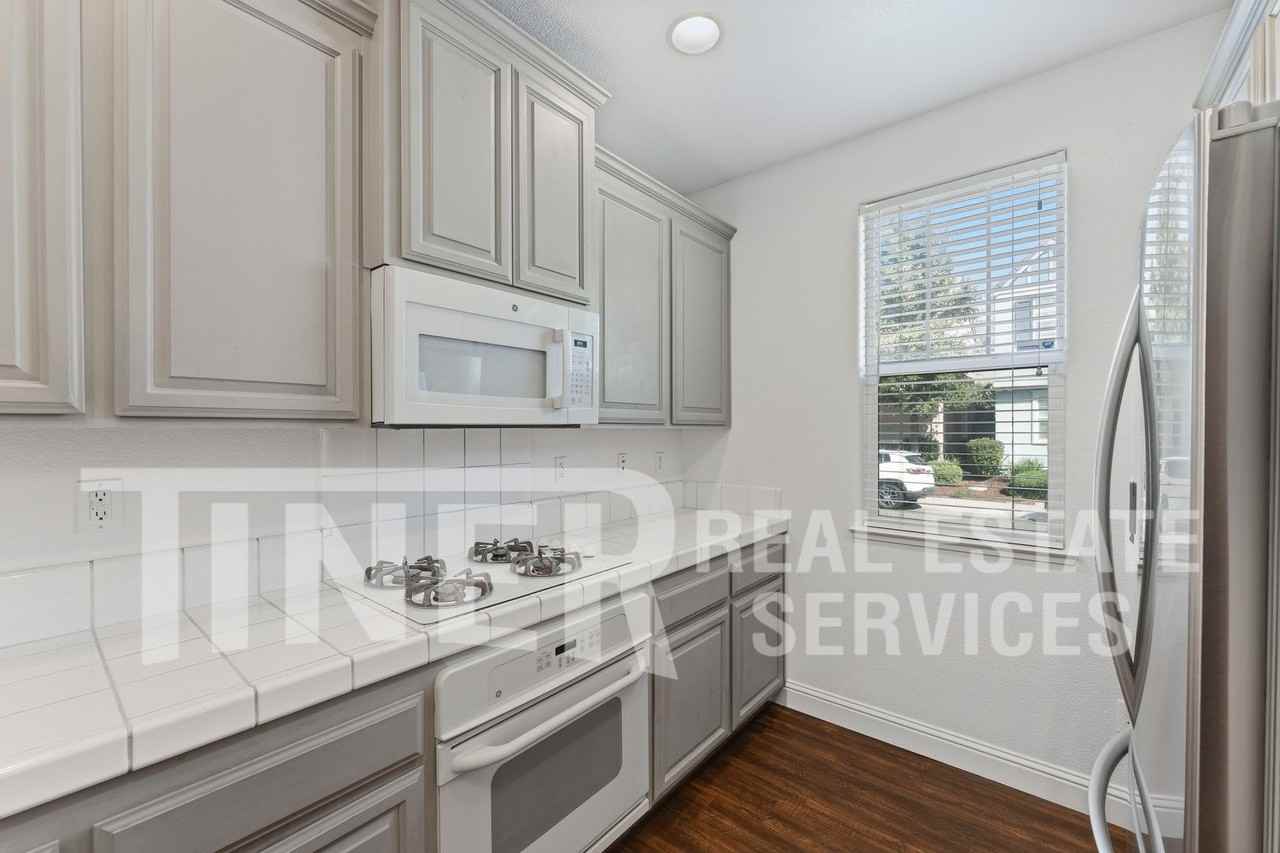 3731 Tice Creek Way - Photo 4 of 25