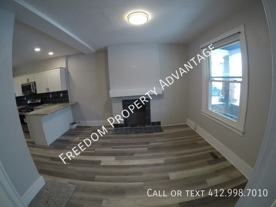 429 Elk St - Photo 3 of 15