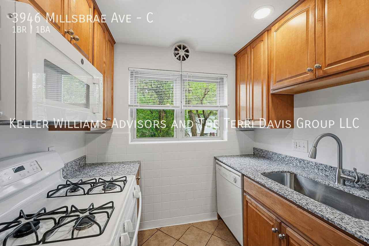 3946 Millsbrae Ave #C - Photo 5 of 11