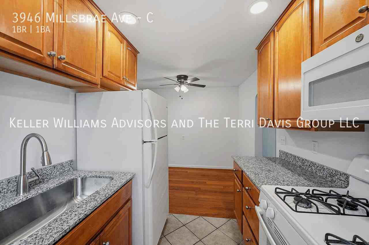 3946 Millsbrae Ave #C - Photo 6 of 11