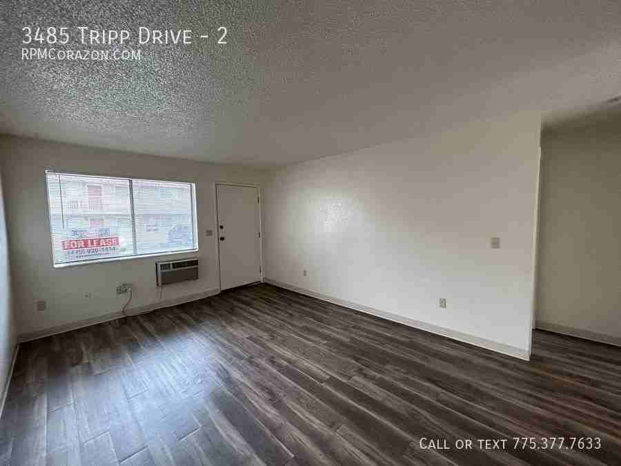 3485 Tripp Dr #2 - Photo 4 of 8