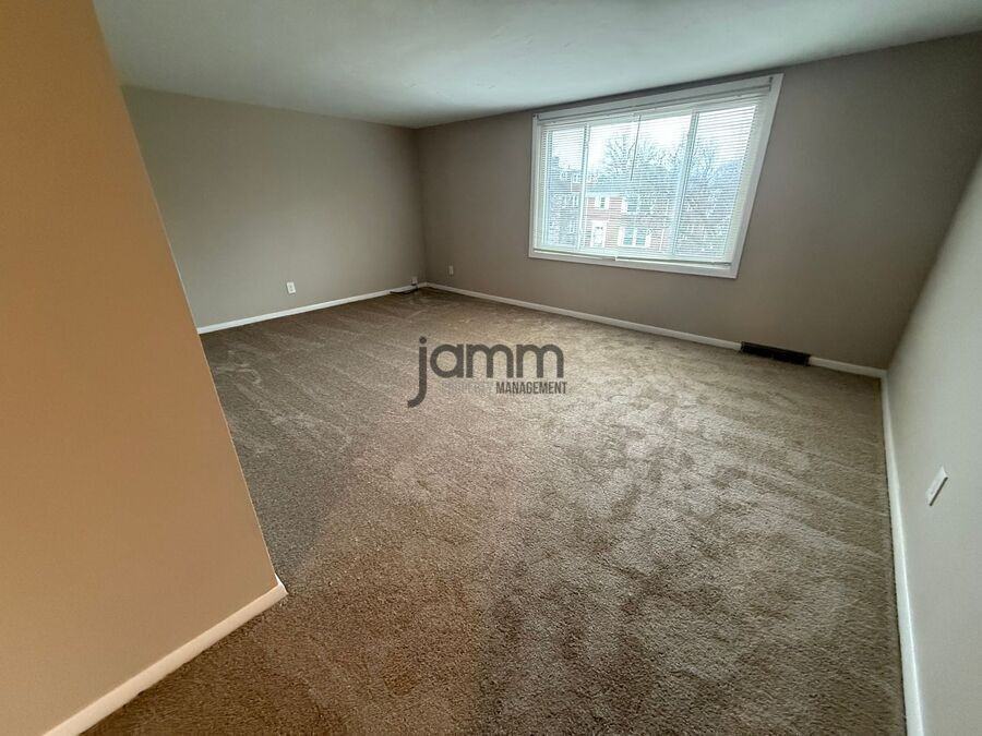1405 Sheffield Rd - Photo 4 of 19