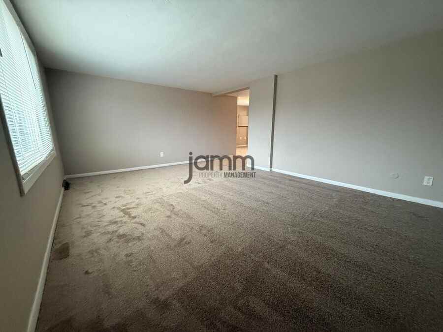 1405 Sheffield Rd - Photo 5 of 19