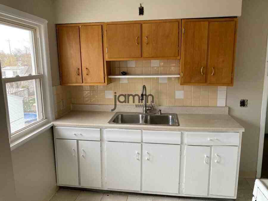 4364 Fulton Rd Uppr - Photo 3 of 36