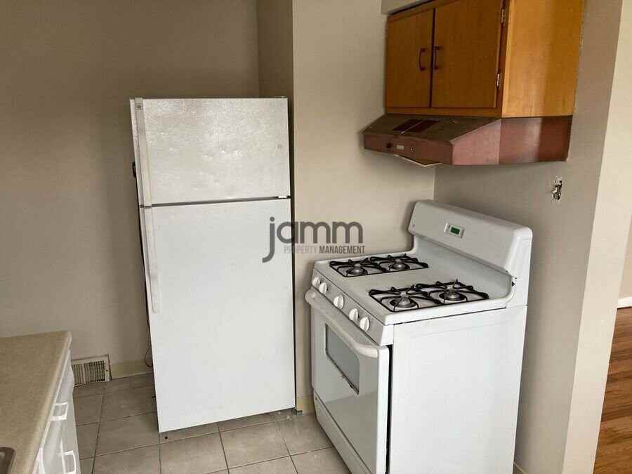 4364 Fulton Rd Uppr - Photo 4 of 36