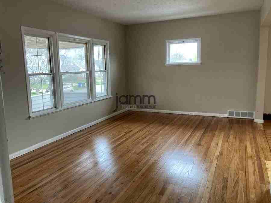4364 Fulton Rd Uppr - Photo 6 of 36