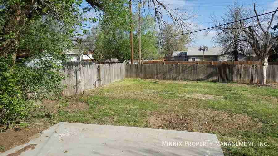 4914 41st St - Photo 2 of 24