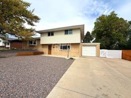 featured image of 511 E Panama Dr
