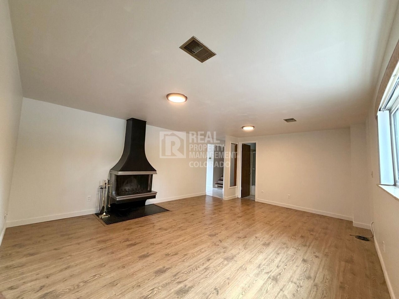 511 E Panama Dr - Photo 3 of 22