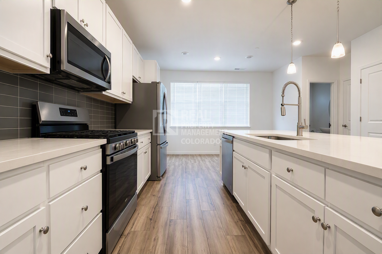 6884 Merseyside Ln - Photo 5 of 18