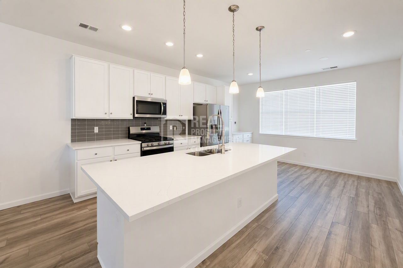 6884 Merseyside Ln - Photo 6 of 18