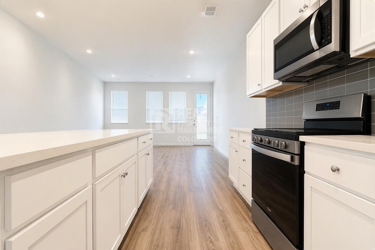 6884 Merseyside Ln - Photo 7 of 18