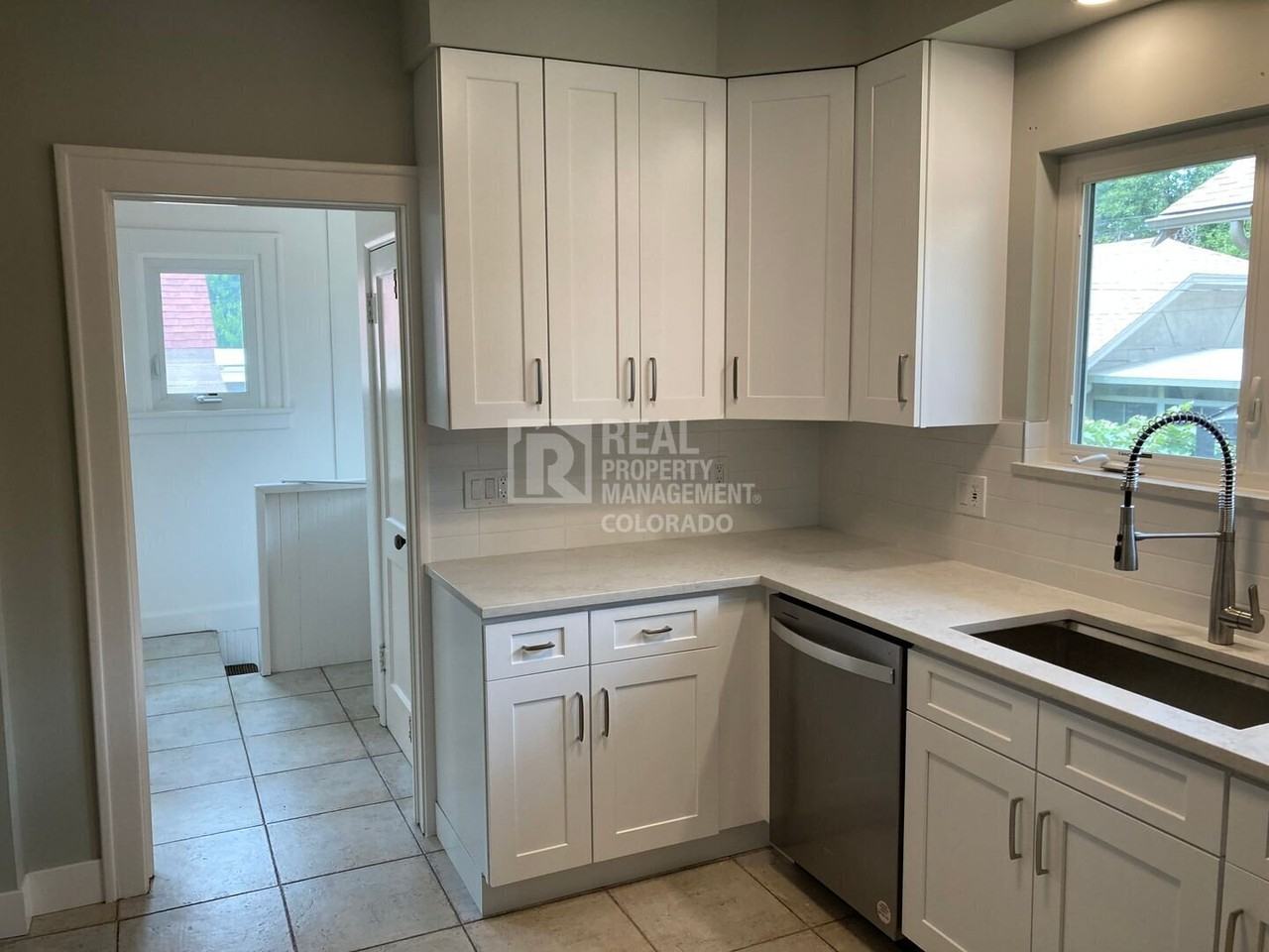 357 N Emerson St - Photo 7 of 30