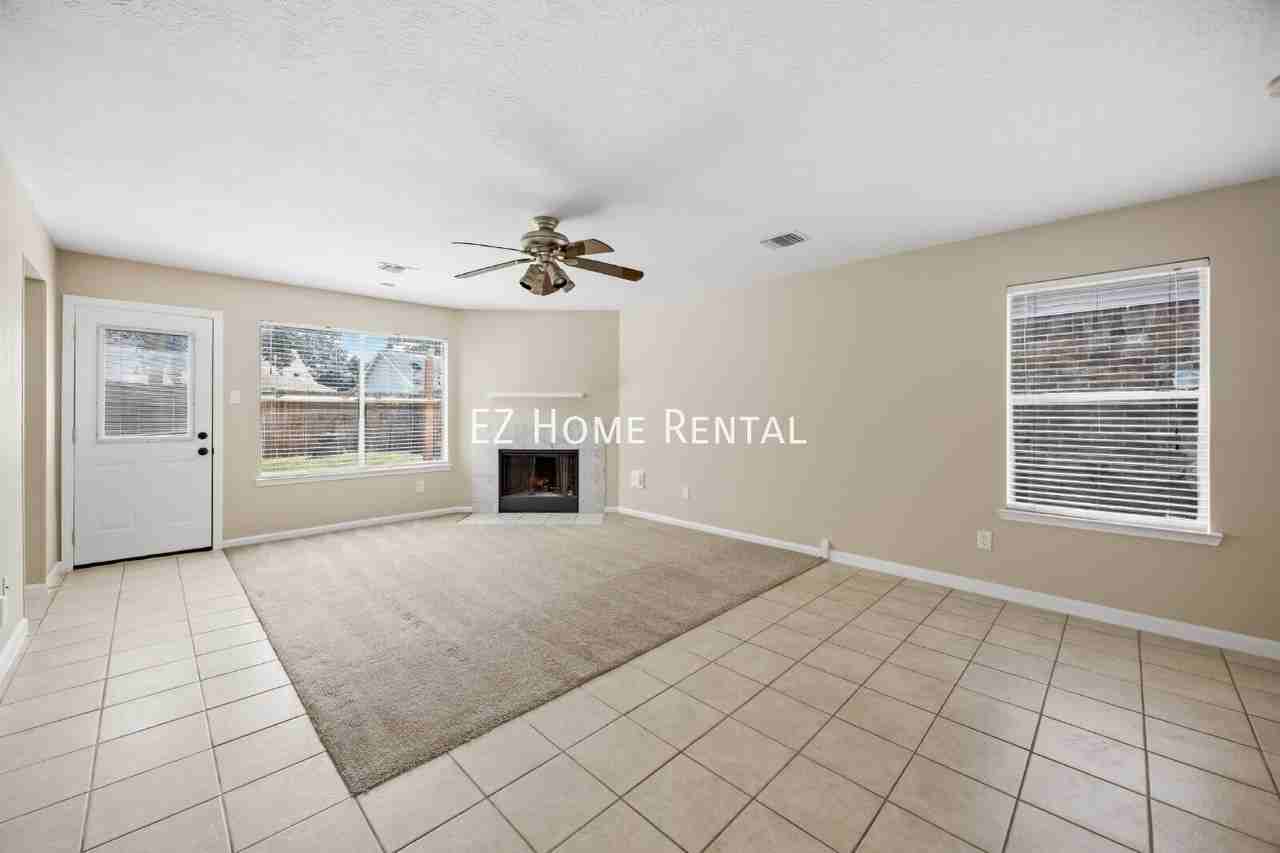 802 Oak West Dr - Photo 3 of 21