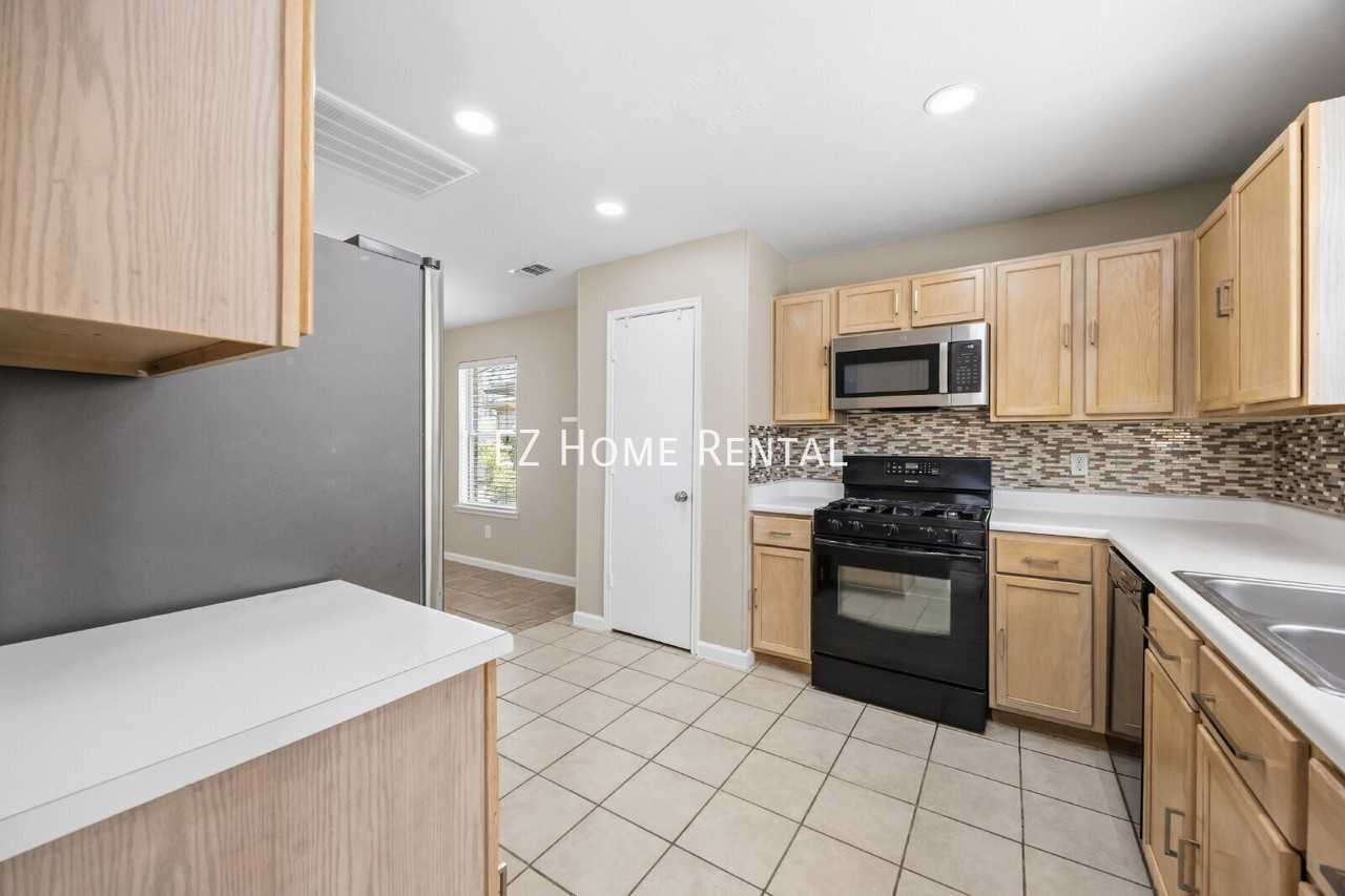 802 Oak West Dr - Photo 6 of 21