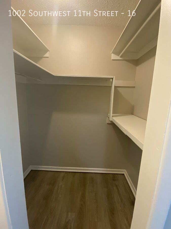 1002 Sw 11th Ave #16 - Photo 2 of 4