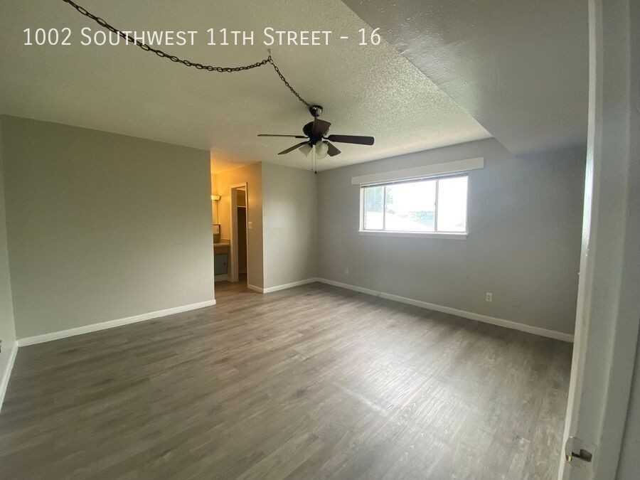1002 Sw 11th Ave #16 - Photo 4 of 4