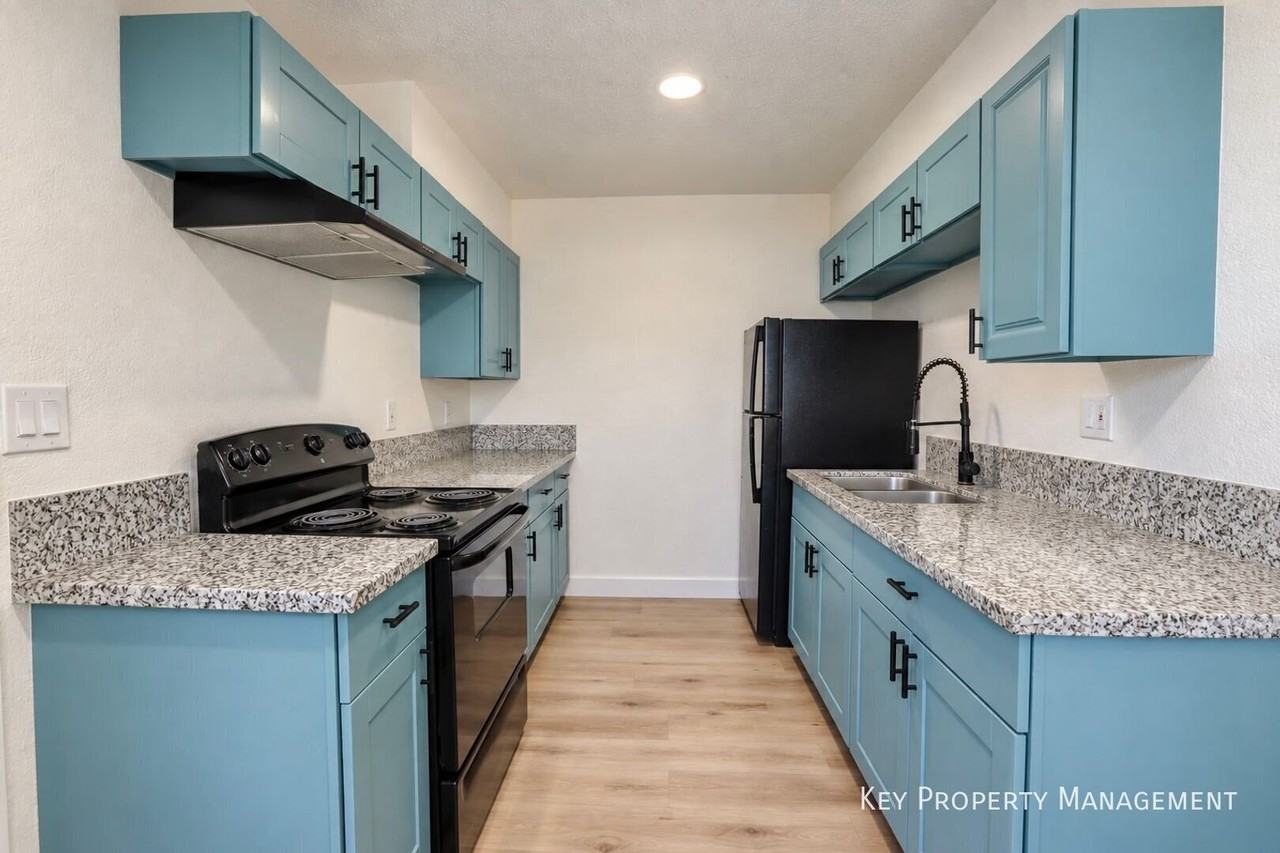 2030 Sunrise Ave #10 - Photo 4 of 17