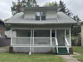 featured image of 1004 S Busey Ave