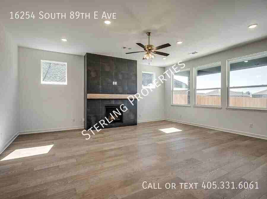 16254 S 89th East Ave - Photo 3 of 50