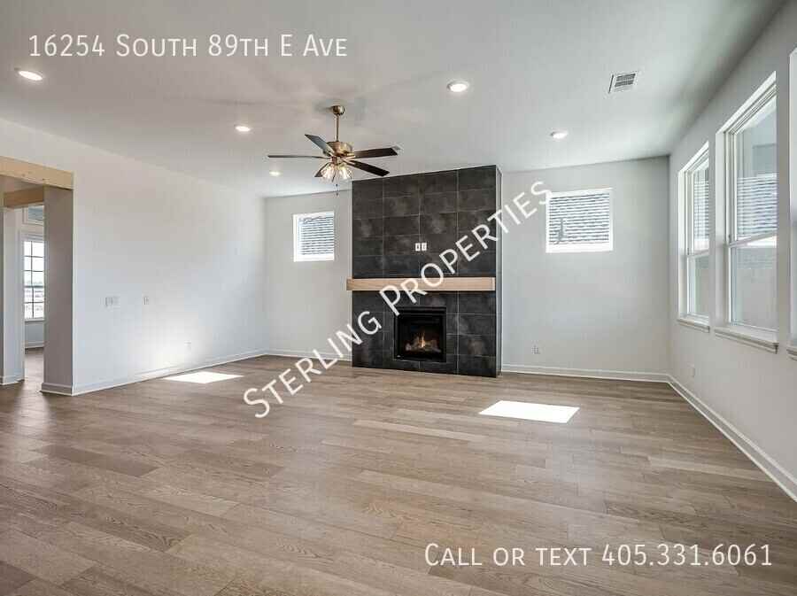 16254 S 89th East Ave - Photo 5 of 50