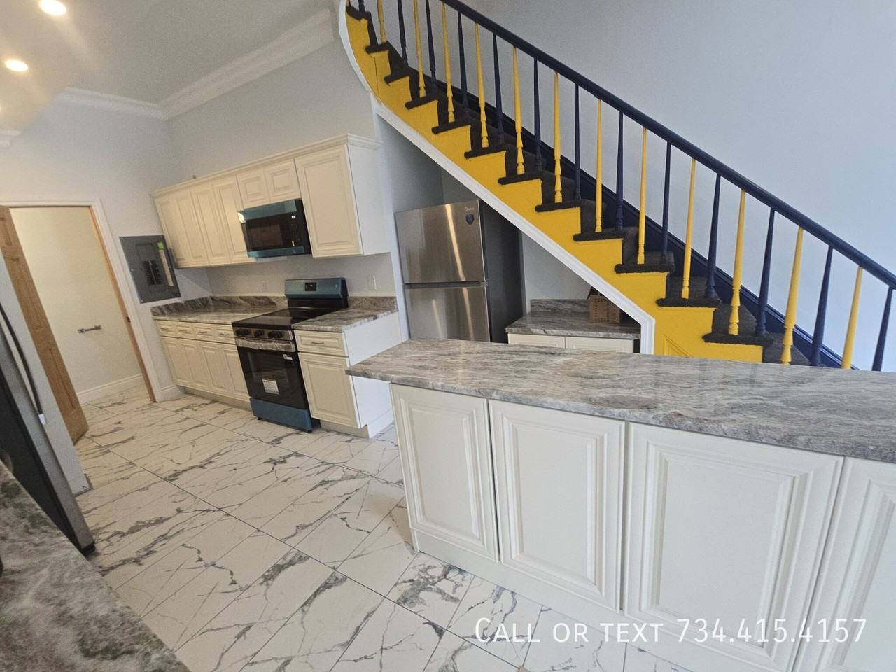 426 S 4th Ave #1 - Photo 4 of 35