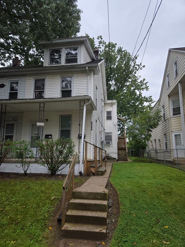 2345 Canby St #2 - Photo 2 of 13
