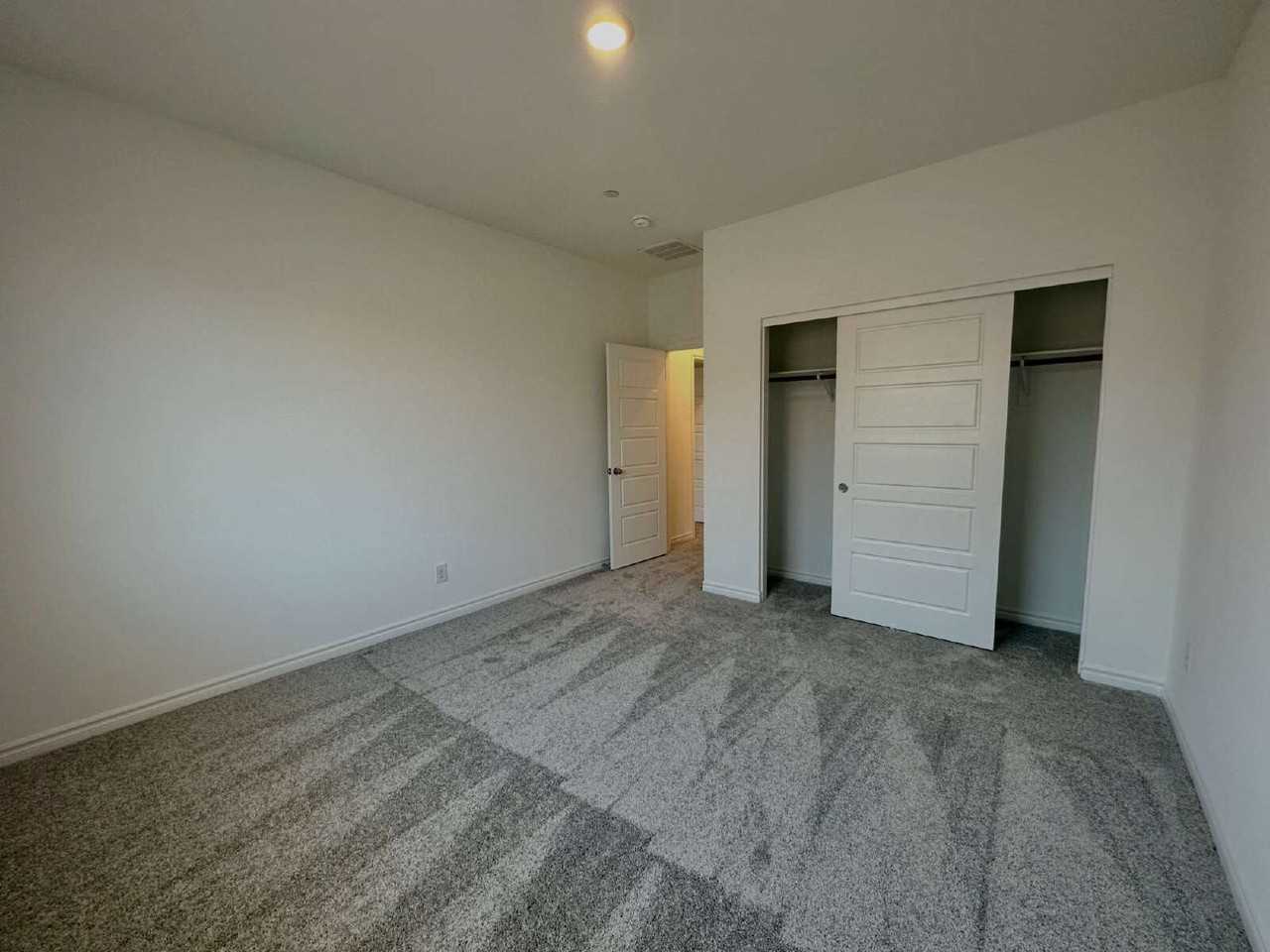 333 Laurel Peak Dr - Photo 5 of 7