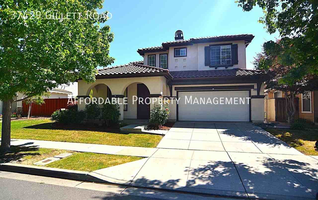 37429 Gillett Rd - Photo 2 of 28