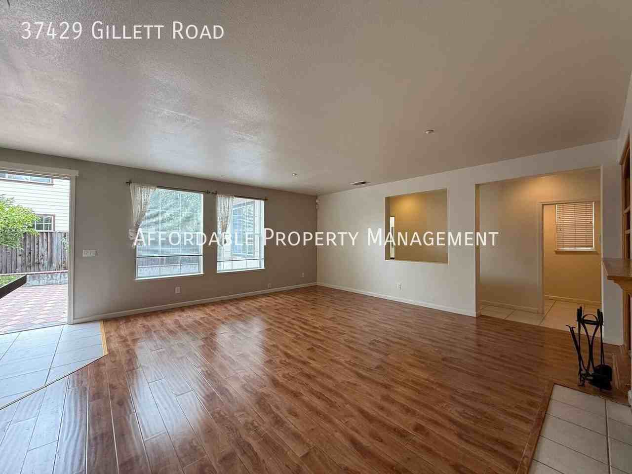 37429 Gillett Rd - Photo 7 of 28