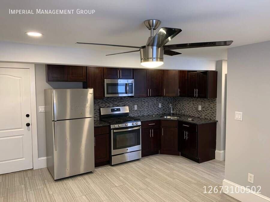 542 W King St #A4 - Photo 4 of 31