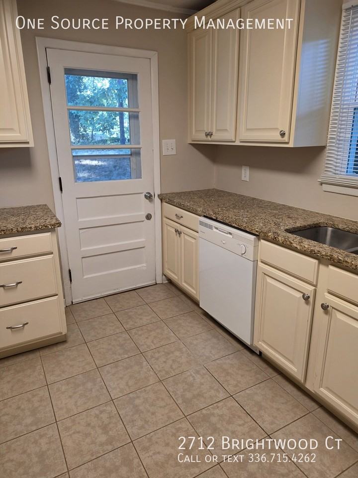 2712 Brightwood Ct - Photo 7 of 24