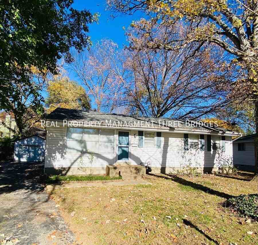 9 Regina Ct - Photo 2 of 17